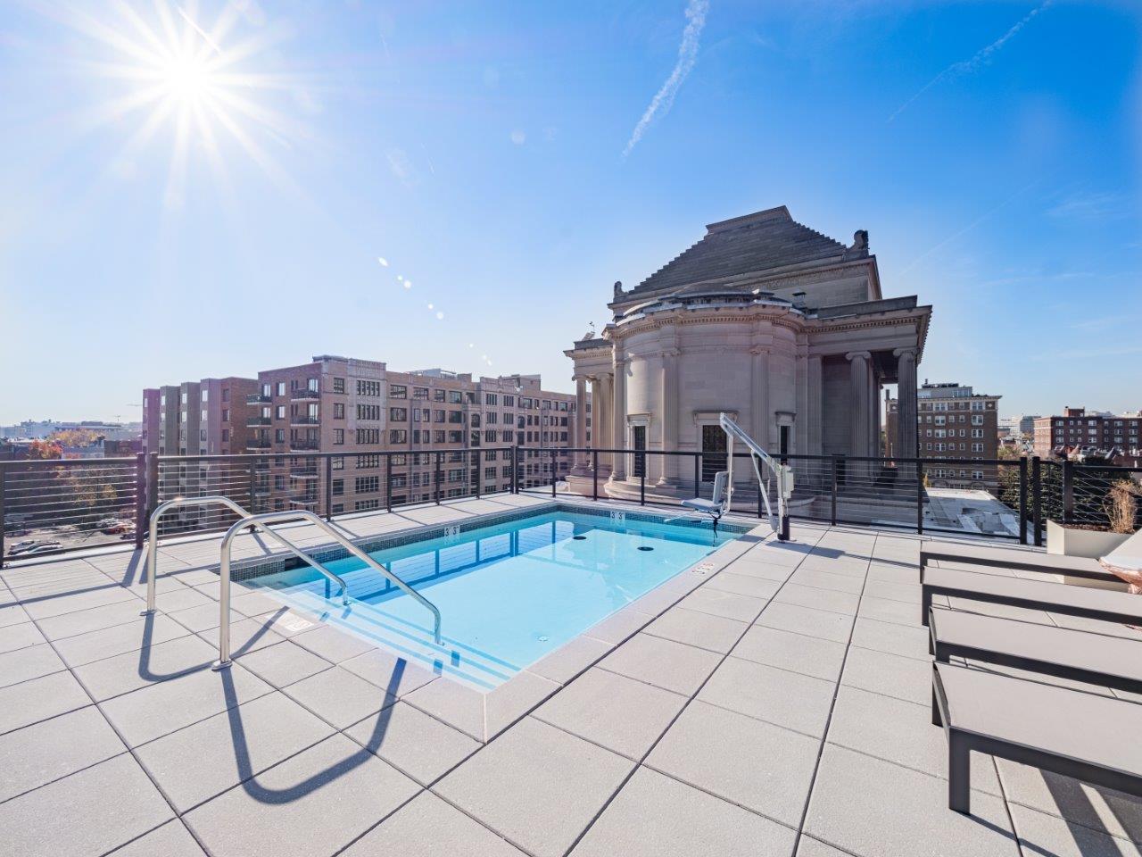 Capitol Rose Luxury Apartments in Washington, DC Rooftop Patio and Pool with Views